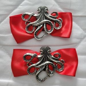 Unique detachable shoe clips